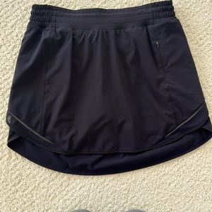 Lululemon Hotty Hot High-Rise Skirt Size 8 Black